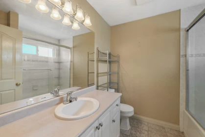 Powder Room Photo of 18202 69 Avenue, Surrey, BC