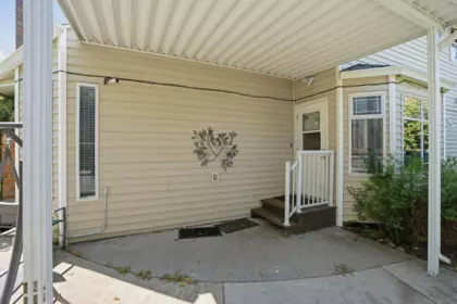 Powder Room Photo of 11142 85a Avenue, Delta, BC