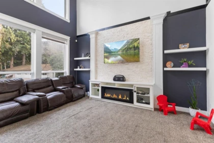 Breakfast Nook Photo of 2018 Vinewood Street, Abbotsford, BC