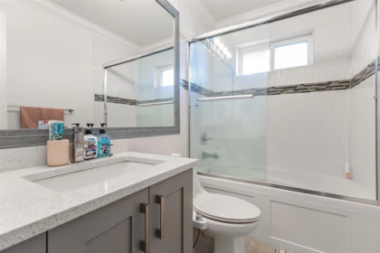 Guest Bathroom Photo of 2018 Vinewood Street, Abbotsford, BC