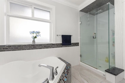 Powder Room Photo of 2018 Vinewood Street, Abbotsford, BC
