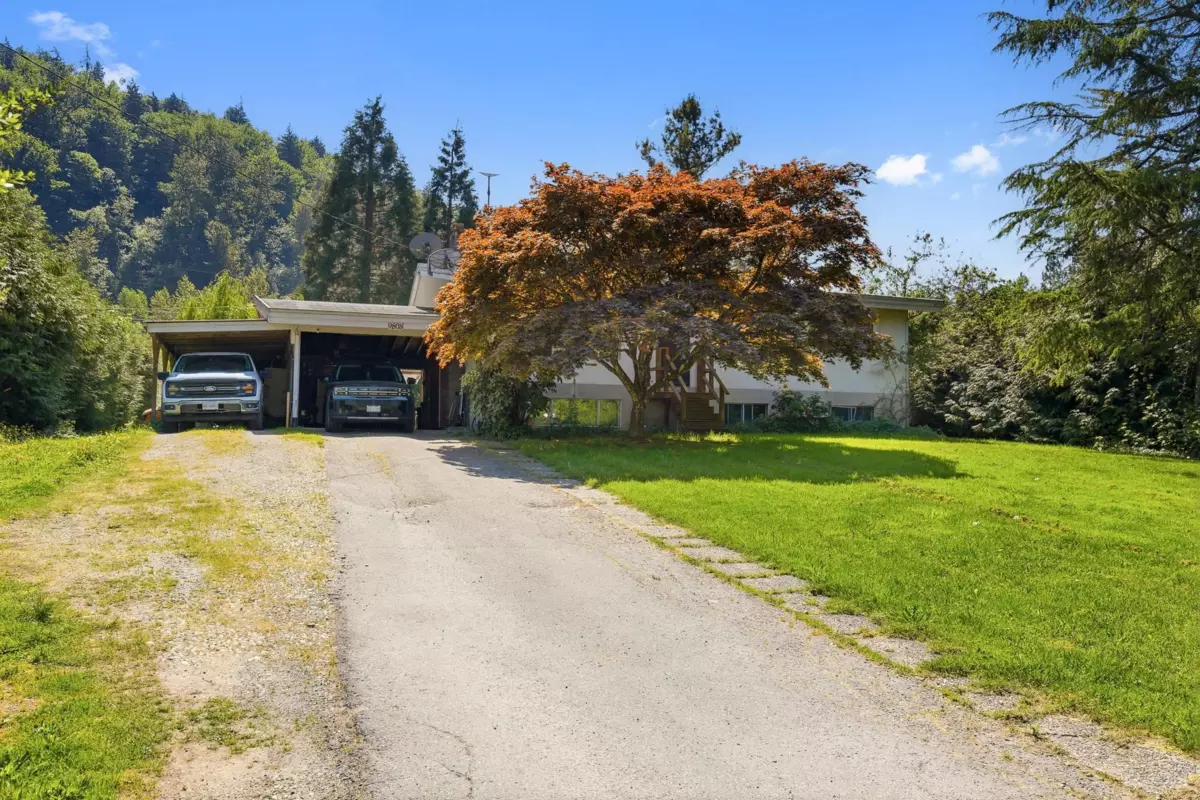Family Room Photo of 9808 Thompson Road, Rosedale, BC