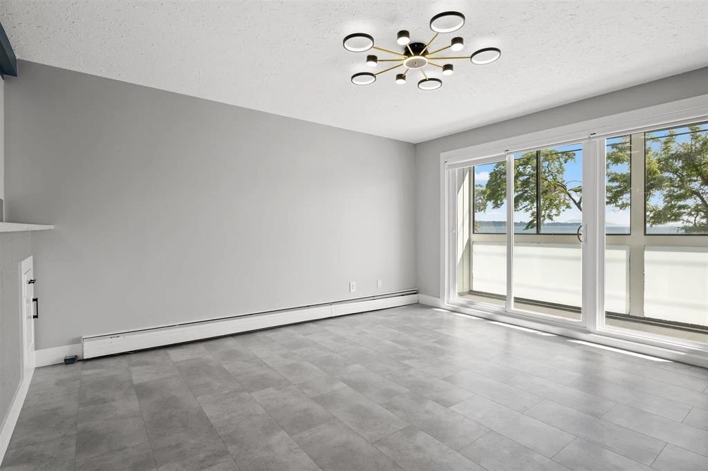 Family Room Photo of 110 14881 Marine Drive, White Rock, BC