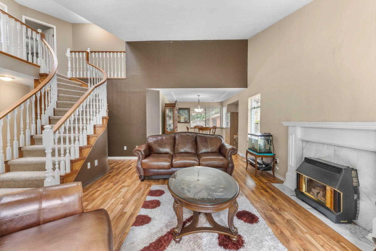 Living Room Photo of 9291 158 Street, Surrey, BC