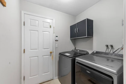 Basement Recreation Room Photo of 9291 158 Street, Surrey, BC