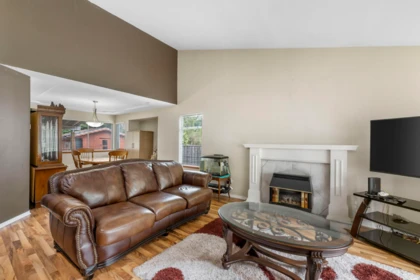 Kitchen Photo of 9291 158 Street, Surrey, BC