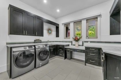 Swimming Pool Photo of 3575 140 Street, Surrey, BC