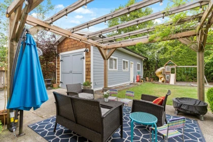 Outdoor Deck Photo of 1723 Agassiz Avenue, Agassiz, BC