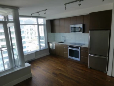 Kitchen Island Photo of 1106 111 E 13th Street, North Vancouver, BC