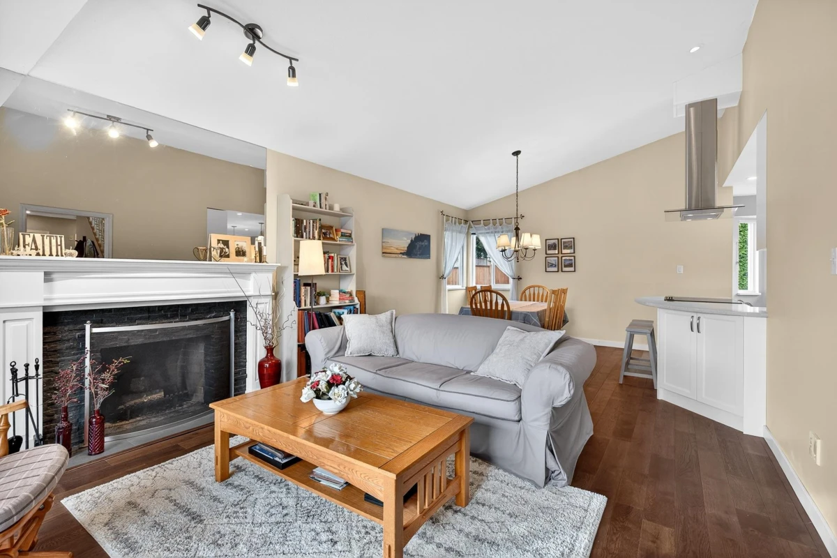Dining Area Photo of 4851 208a Street, Langley, BC