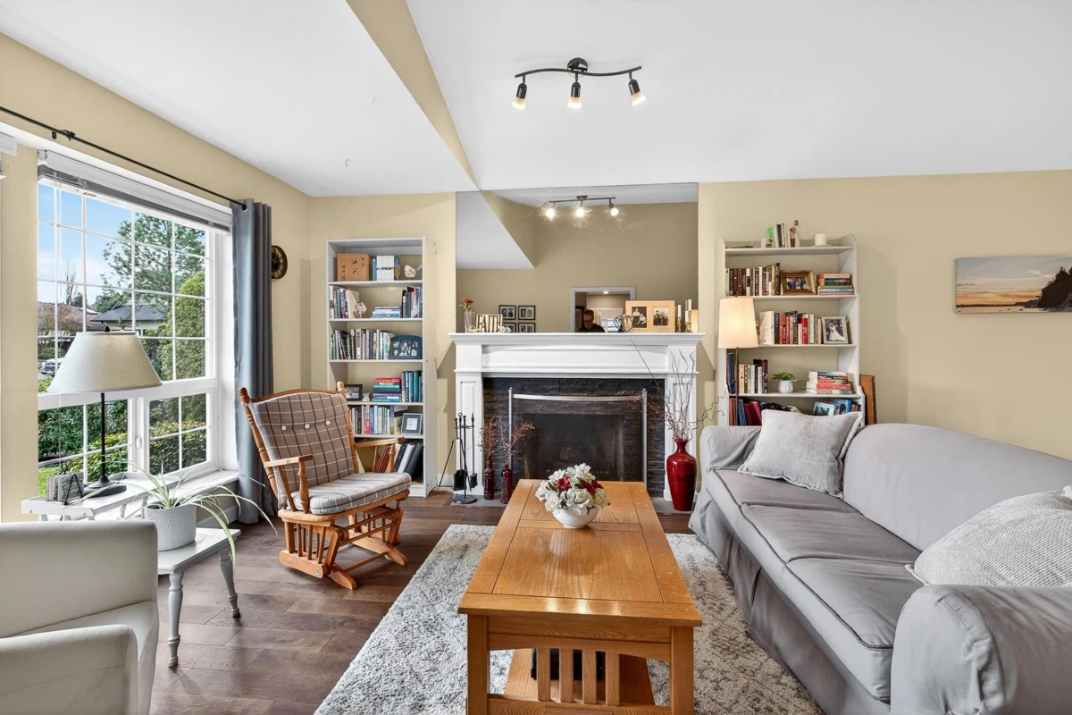 Family Room Photo of 4851 208a Street, Langley, BC