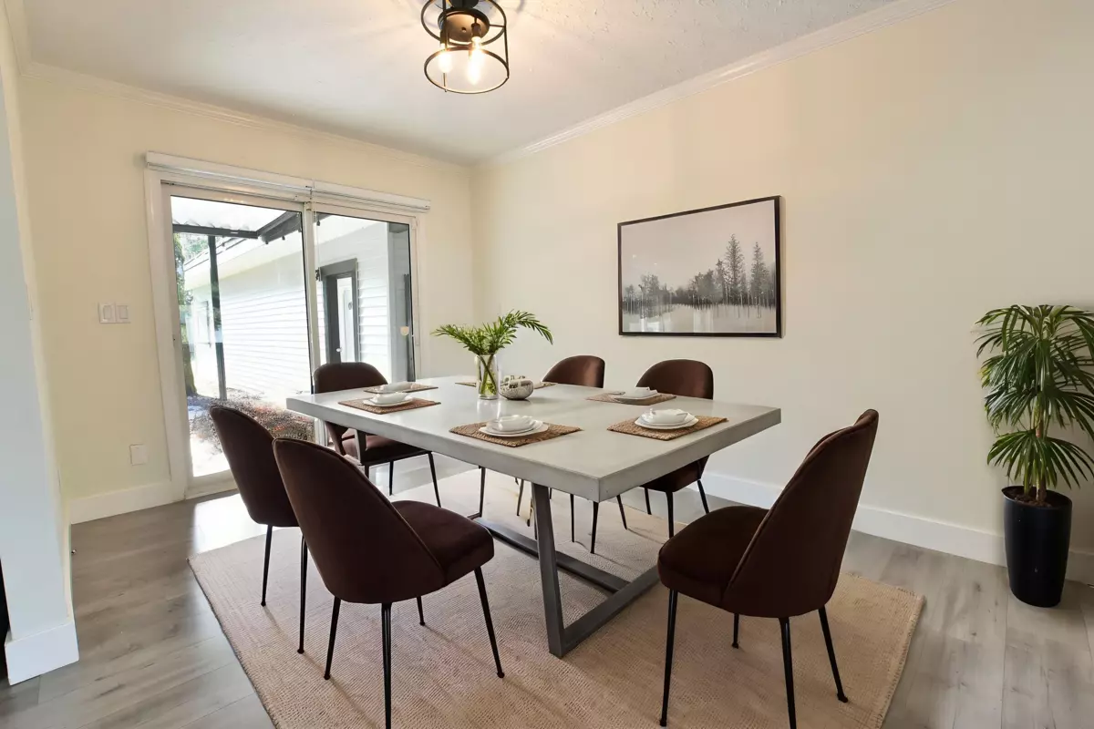 Dining Area Photo of 20572 43 Avenue, Langley, BC