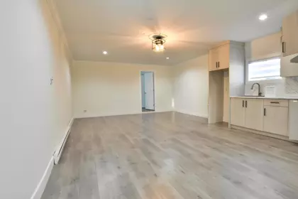 Entry Foyer Photo of 20572 43 Avenue, Langley, BC