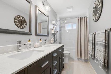 Entry Foyer Photo of 7313 146a Street, Surrey, BC