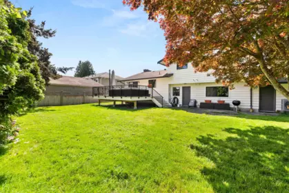 Swimming Pool Photo of 4894 58 Street, Delta, BC