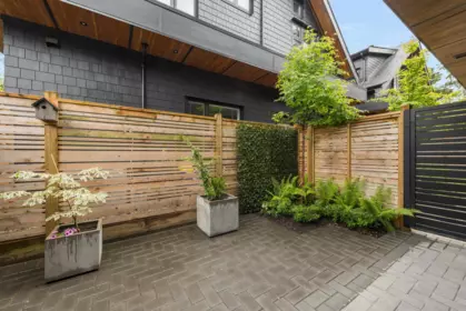 Backyard Photo of 5 371 E 33rd Avenue, Vancouver, BC