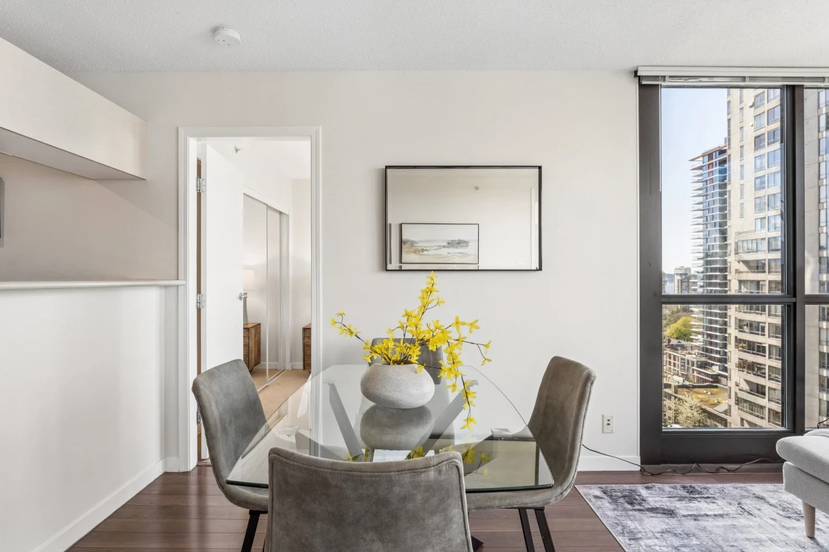 Dining Area Photo of 1907 1331 Alberni Street, Vancouver, BC