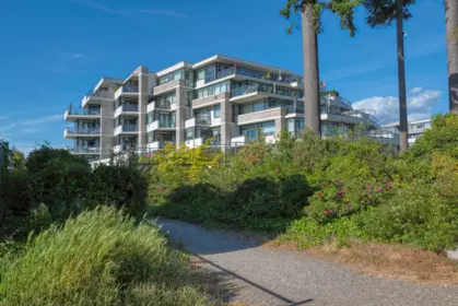 402 5725 Teredo Street, Sechelt, BC, Sechelt — Apartment/Condo for sale