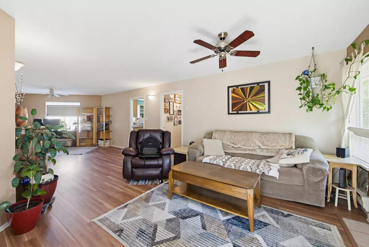 Living Room Photo of 38 31255 Upper Maclure Road, Abbotsford, BC