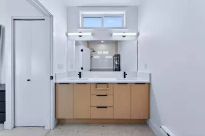 Walk-In Closet Photo of 1 9099 No. 2 Road, Richmond, BC