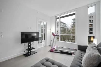 Kitchen Island Photo of 303 469 W King Edward Avenue, Vancouver, BC