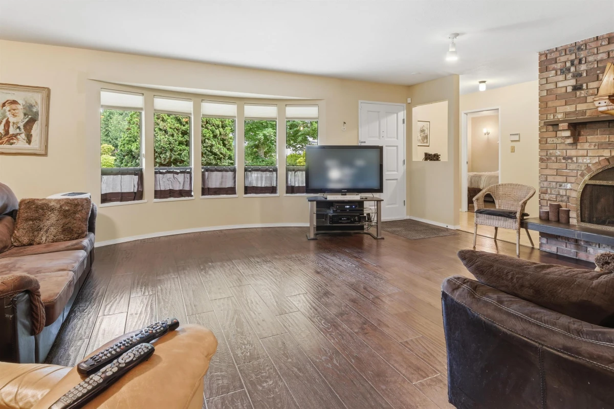 Family Room Photo of 1827 142nd Street, Surrey, BC