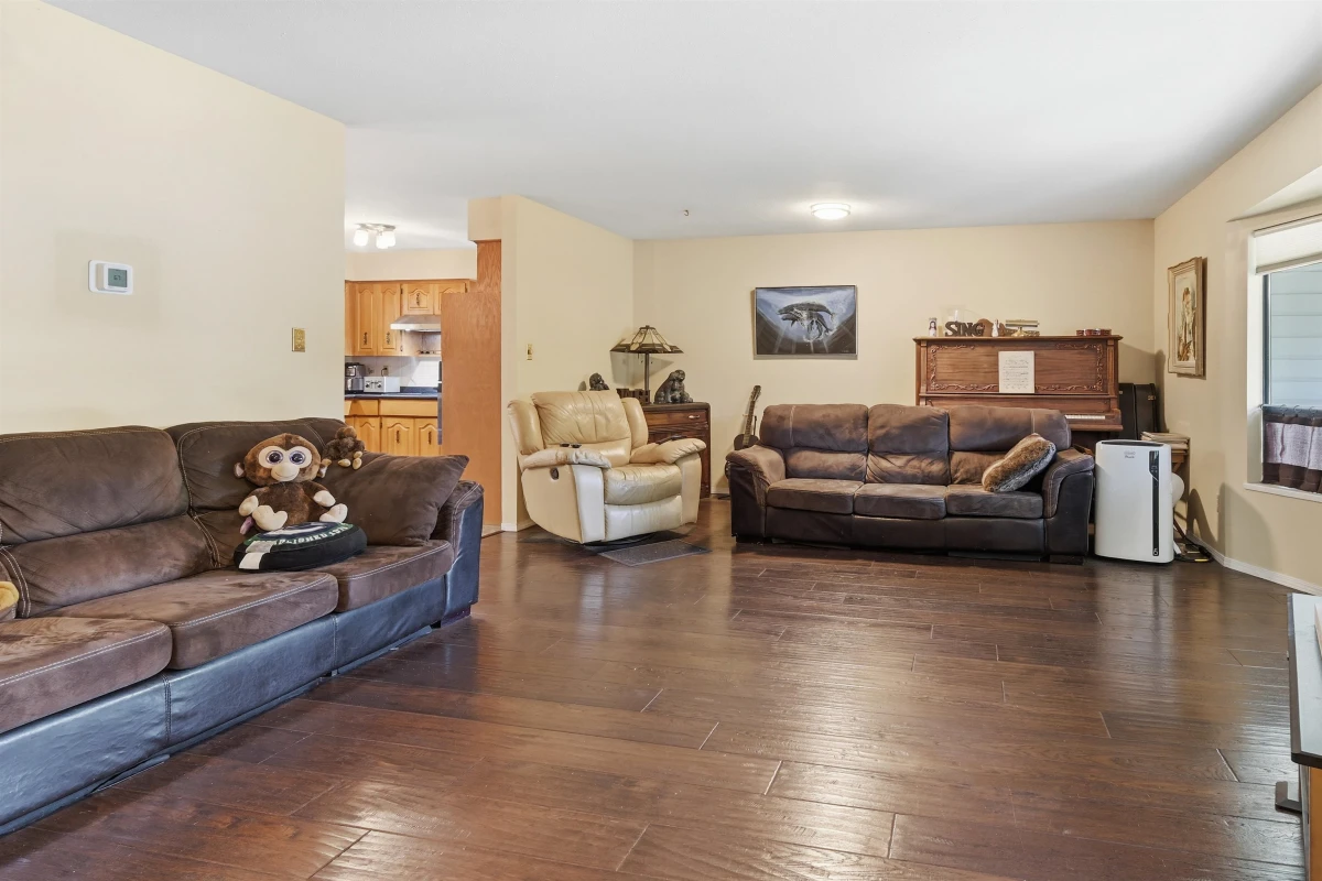 Living Room Photo of 1827 142nd Street, Surrey, BC
