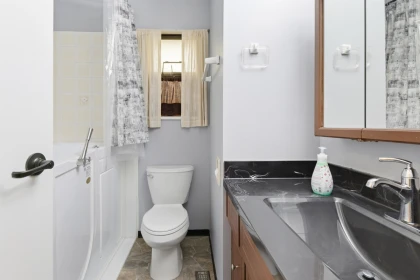 Guest Bathroom Photo of 1827 142nd Street, Surrey, BC