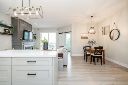 Kitchen Island Photo of 803 45745 Princess Avenue, Chilliwack, BC