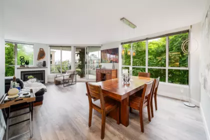 Kitchen Island Photo of 203 408 Lonsdale Avenue, North Vancouver, BC