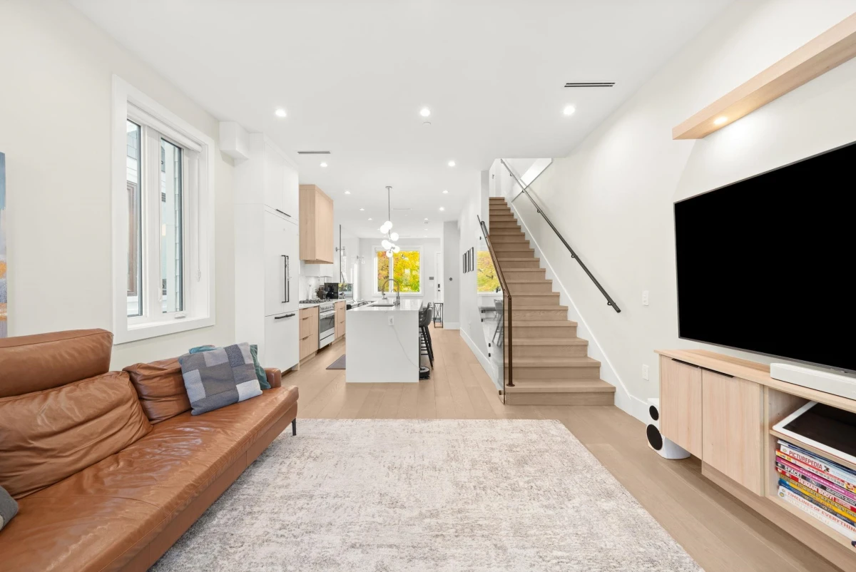 Dining Area Photo of 2815 W 19th Avenue, Vancouver, BC