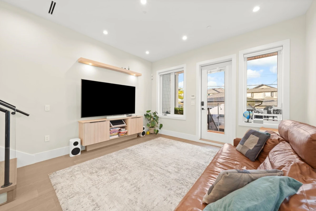 Family Room Photo of 2815 W 19th Avenue, Vancouver, BC
