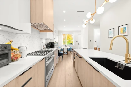 Kitchen Island Photo of 2815 W 19th Avenue, Vancouver, BC