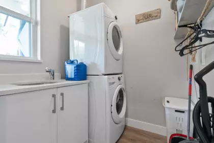Laundry Room Photo of 2 45395 Spadina Avenue, Chilliwack, BC
