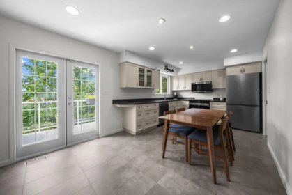 Kitchen Island Photo of 35061 High Drive, Abbotsford, BC