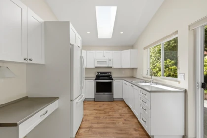 Kitchen Island Photo of 2 12710 Lagoon Road, Madeira Park, BC