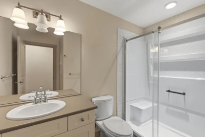Primary Bathroom Photo of 2 12710 Lagoon Road, Madeira Park, BC