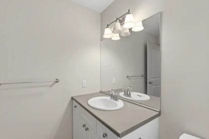 Walk-In Closet Photo of 2 12710 Lagoon Road, Madeira Park, BC