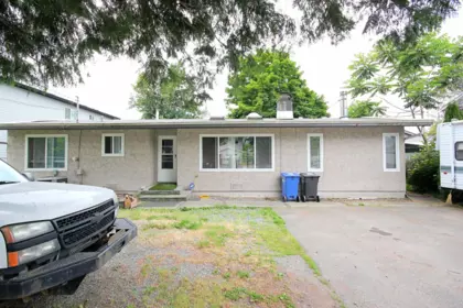 Primary Bathroom Photo of 34740 3 Avenue, Abbotsford, BC