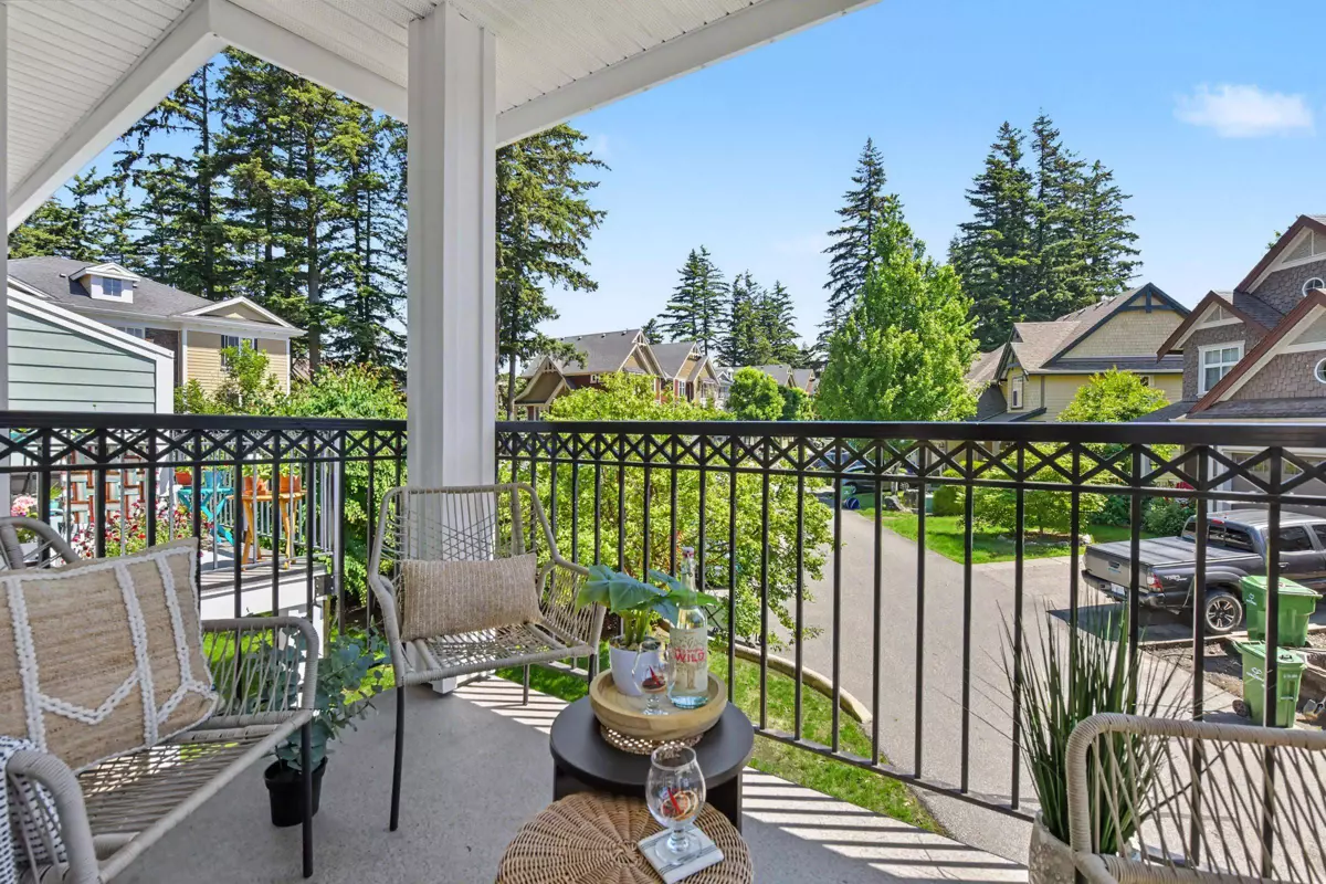 Dining Area Photo of 37 5805 Sappers Way, Chilliwack, BC