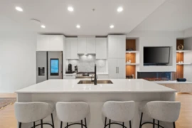 137 535 E 2nd Street, North Vancouver, BC