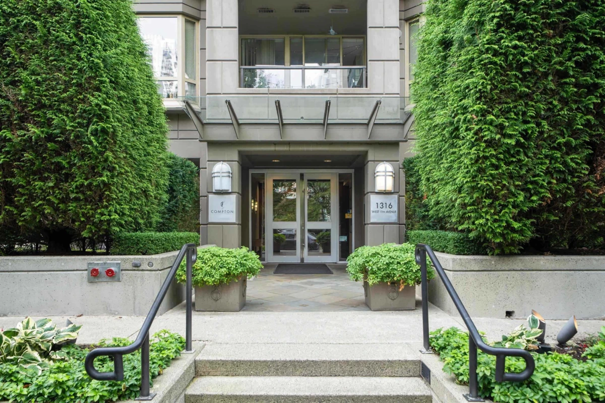 Living Room Photo of 905 1316 W 11th Avenue, Vancouver, BC
