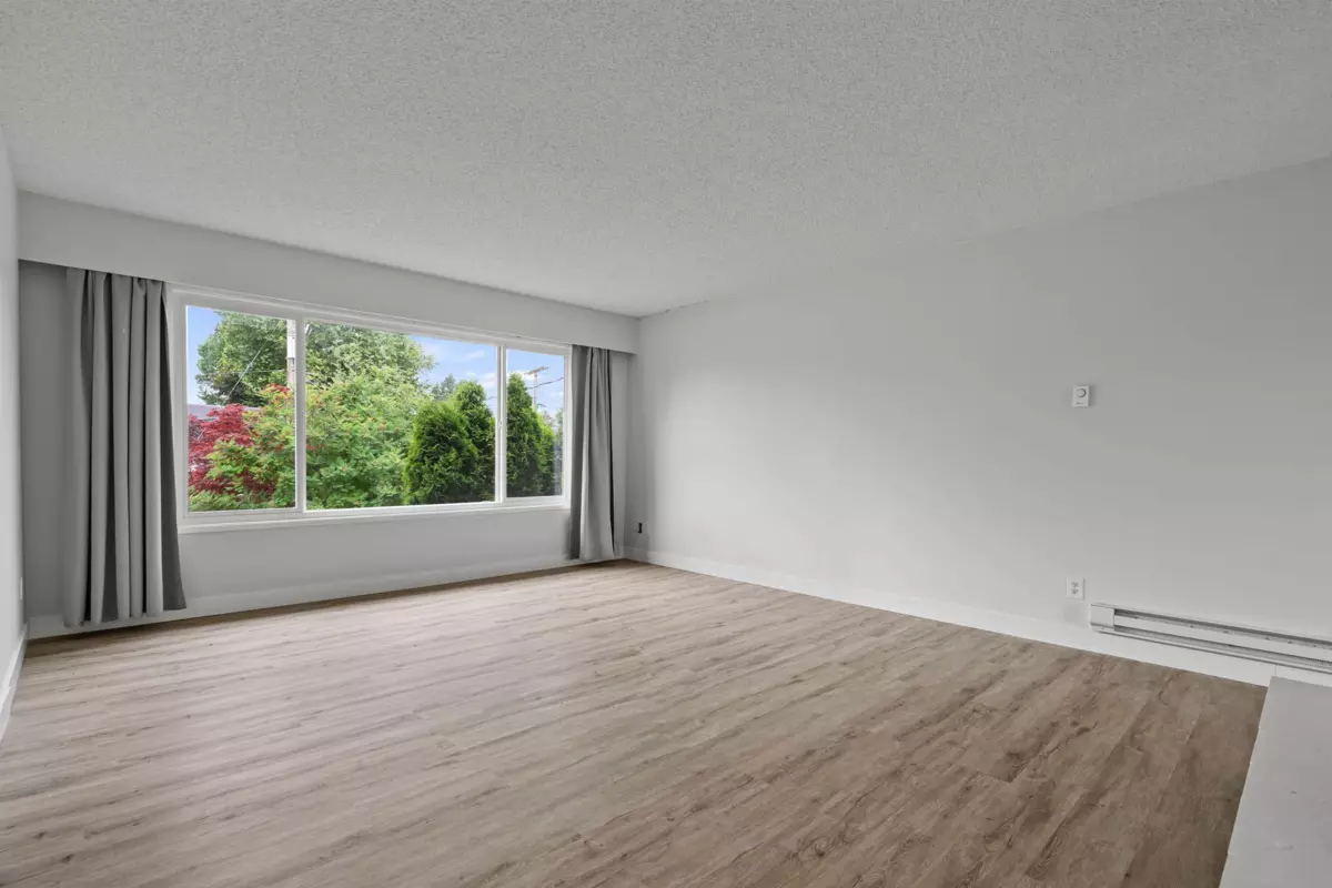 Living Room Photo of 9060 Garden Drive, Chilliwack, BC