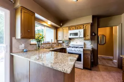 Kitchen Island Photo of 4085 Rumble Street, Burnaby, BC