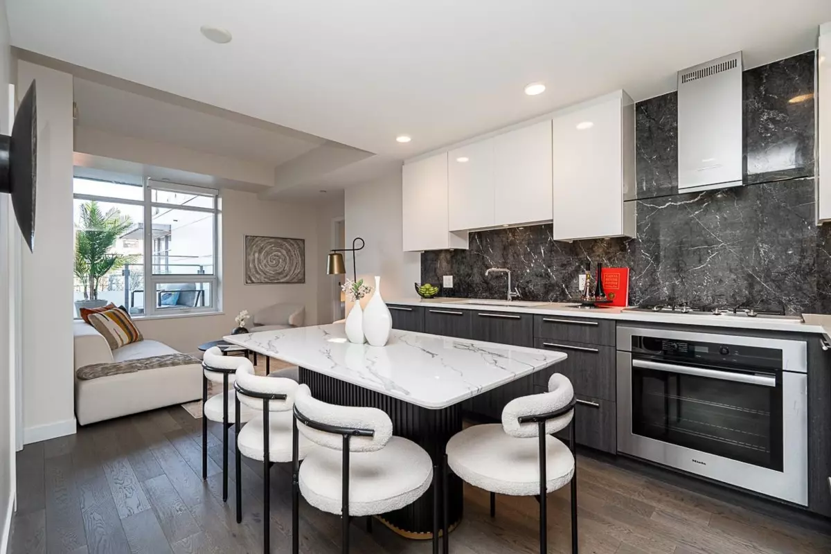 Dining Area Photo of 217 5033 CAMBIE STREET, Vancouver BC V5Z 0H6