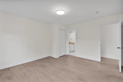 Hot Tub / Spa Photo of 6998 Fielding Court, Burnaby, BC