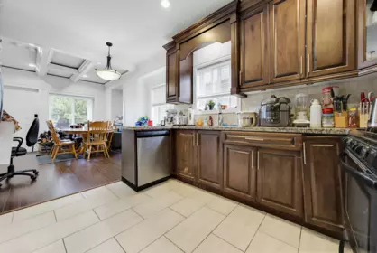 Kitchen Island Photo of 11571 Williams Road, Richmond, BC