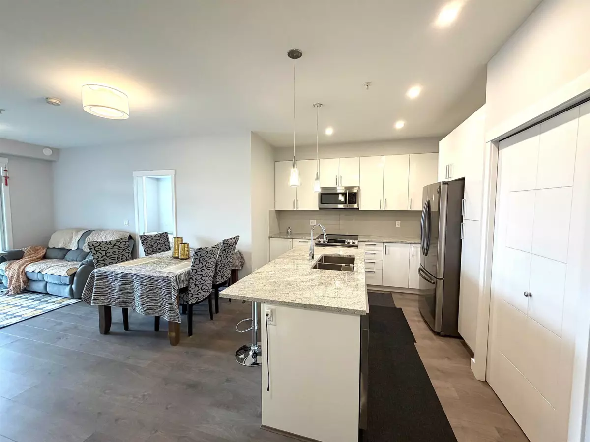 Family Room Photo of 403 45562 Airport Road, Chilliwack, BC