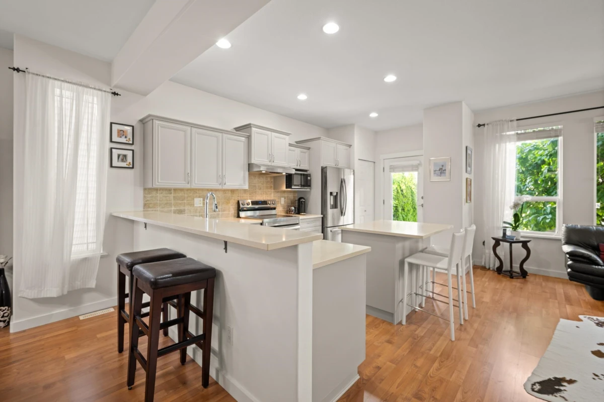 Family Room Photo of 15175 61 Avenue, Surrey, BC