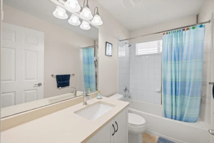 Basement Recreation Room Photo of 15175 61 Avenue, Surrey, BC